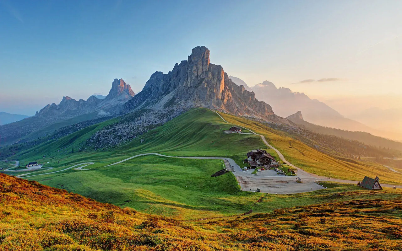 Exploring the Dolomites A Guide to Hut-to-Hut Trekking